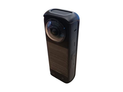 Insta360 X4