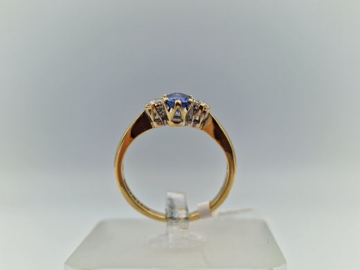 Zelta gredzens ar briljantu un safīru, 2.71 g, izm. 15.8