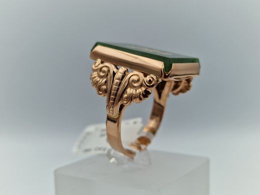 Zelta gredzens ar nefrītu, 12.41 g, izm. 20.5