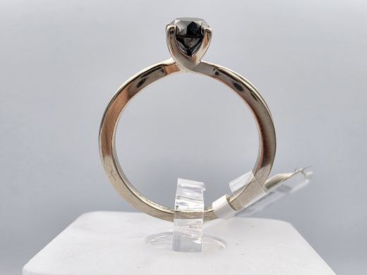 Gold ring with diamond, 1.95 g, size 16
