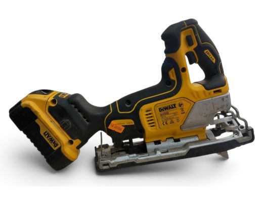 DeWalt Dcs335