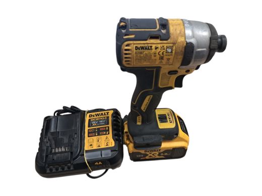 DeWAlt DCF887 