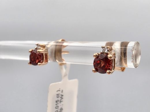 Золотые серьги с гранатами, 0.90 г
