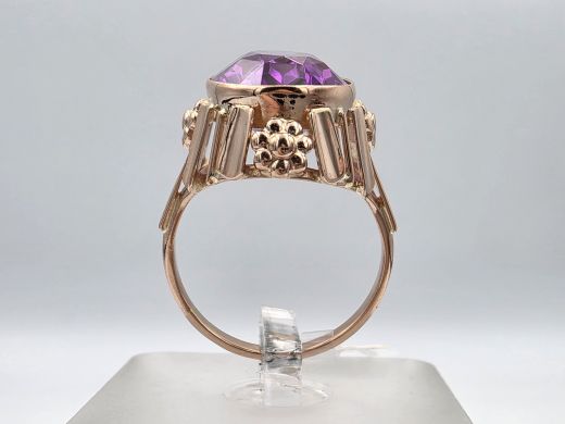 Золотое кольцо с кораллом, 6.74 г, разм. 18