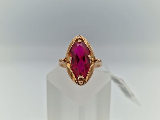 Золотое кольцо с кораллом, 4.27 г, разм. 17.5