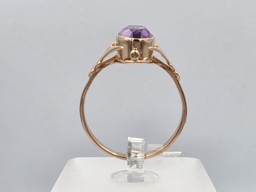 Gold ring with corundum, 3.59 g, size 19.5