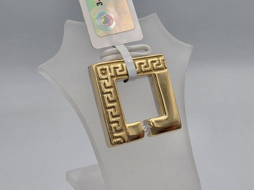 Gold pendant with diamond, 7.29 g