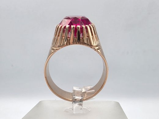 Золотое кольцо с кораллом, 10.55 г, разм. 20