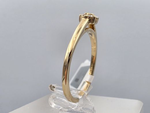 Gold ring with diamond, 1.80 g, size 17