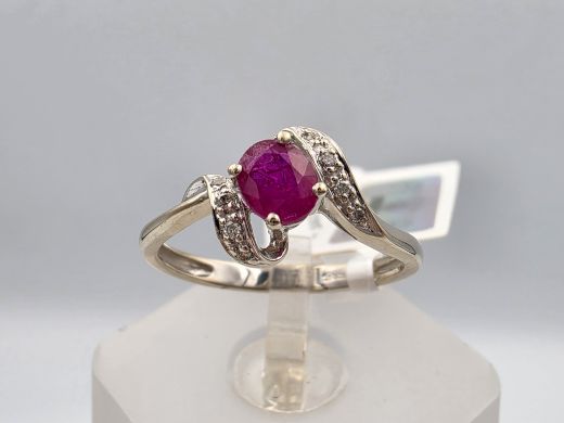 Gold ring with diamond and ruby, 1.96 g, size 16.5