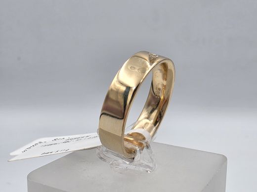 Золотое кольцо с бриллиантом, 5.11 г, разм. 18