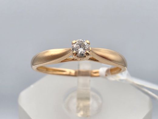 Gold ring with diamond, 1.37 g, size 16