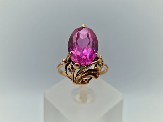 Zelta gredzens ar koraļļi, 4.07 g, izm. 17