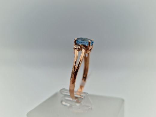 Zelta gredzens ar briljantiem un topāziem, 1.76 g, izm. 17.5