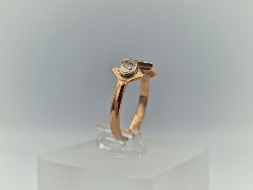 Золотое кольцо с цирконом, 1.9 г