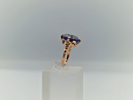 Zelta gredzens ar koraļļi, 7.71 g, izm. 17