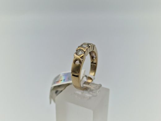 Золотое кольцо с бриллиантом, 4.03 г, разм. 17.5