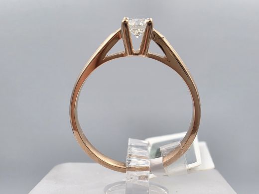 Gold ring with diamond, 2.08 g, size 16.5