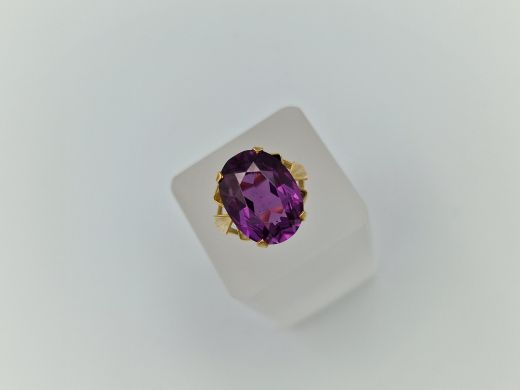 Zelta gredzens ar koraļļi, 7.2 g, izm. 16.5