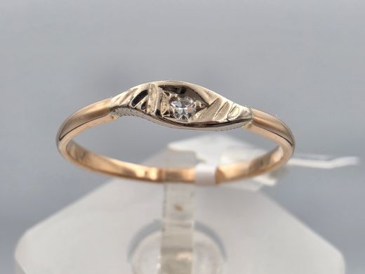 Gold ring, 1.18 g, size 17.5