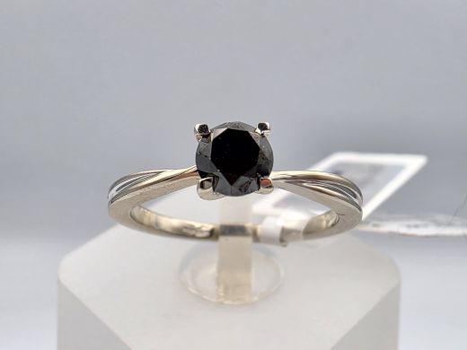 Gold ring with diamond, 1.95 g, size 16