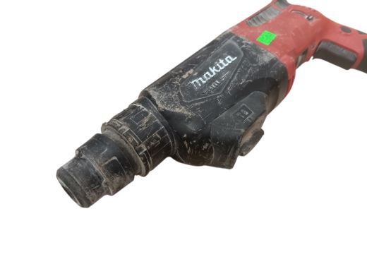 Makita M8701