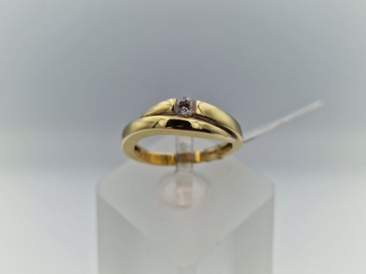 Золотое кольцо с цирконом, 3.4 г, разм. 16