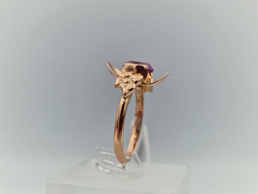 Zelta gredzens ar koraļļi, 3.91 g, izm. 18.5