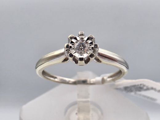 Gold ring with diamond, 2.01 g, size 17