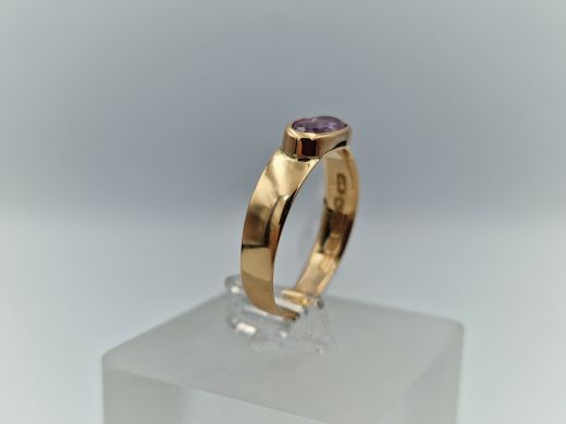 Zelta gredzens ar koraļļi, 2.3 g, izm. 18