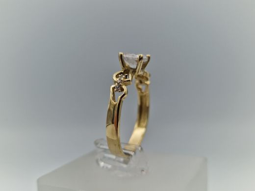 Zelta gredzens ar cirkoniju, 2.34 g, izm. 17.5