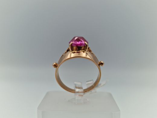 Zelta gredzens ar koraļļi, 4.9 g, izm. 16