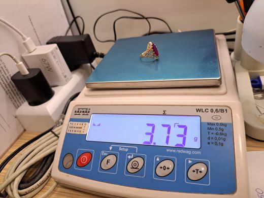 Zelta gredzens ar koraļļi, 3.67 g, izm. 21