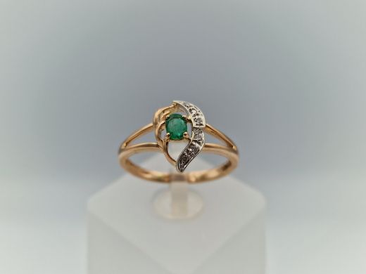 Zelta gredzens ar briljantu un smaragdu, 1.96 g, izm. 16.5