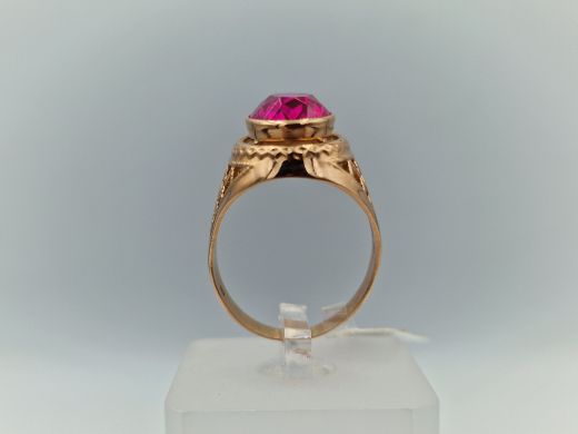 Zelta gredzens ar koraļļi, 7.55 g, izm. 19