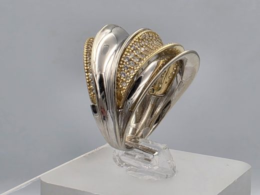 Gold ring with zircon, 7.59 g, size 17.5