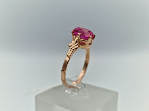 Zelta gredzens ar koraļļi, 3.72 g, izm. 20