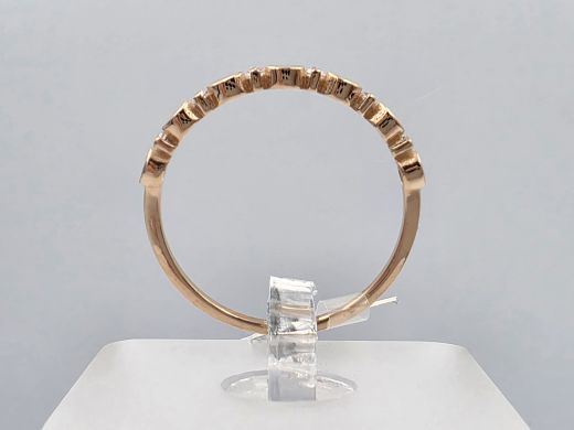 Gold ring with zircon