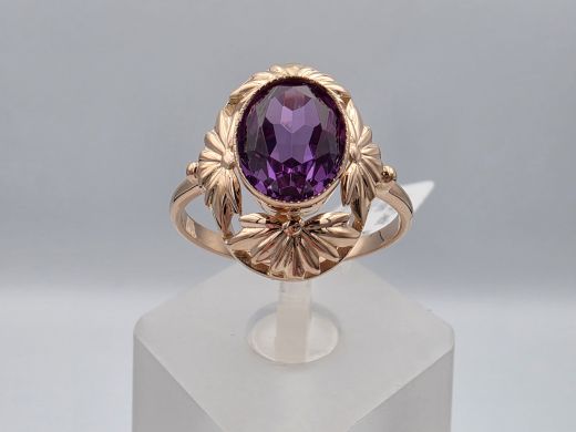 Zelta gredzens ar koraļļi, 4.26 g, izm. 19.5