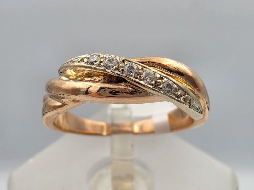 Золотое кольцо с бриллиантом, 3.65 г, разм. 16