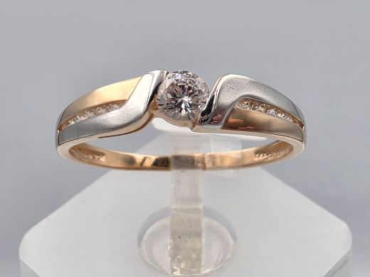 Gold ring with zircon, 1.97 g, size 19