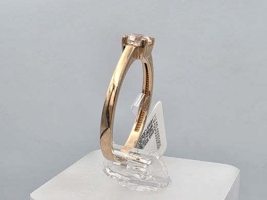 Gold ring with zircon, 2.03 g, size 18.5