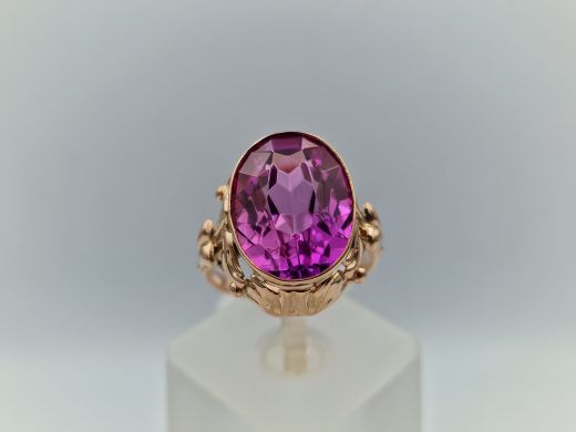 Zelta gredzens ar koraļļi, 6.33 g, izm. 18