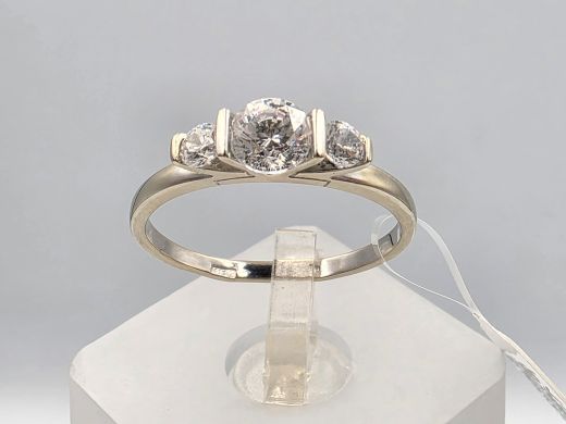 Gold ring with zircon, 1.90 g, size 17