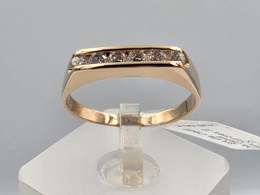 Gold ring with zircon, 2.45 g, size 18