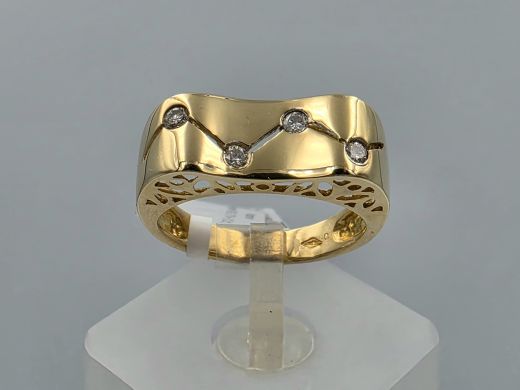 Gold ring with diamond, 4.49 g, size 17