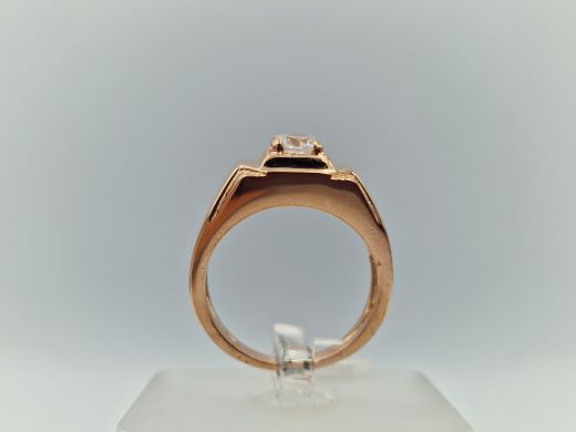 Gold ring with zircon, 5.62 g, size 17