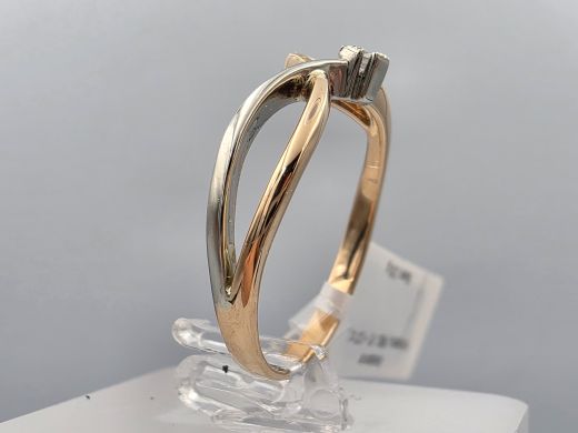 Gold ring with diamond, 2.53 g, size 18