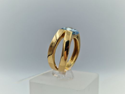 Zelta gredzens ar topāzu, 8.35 g, izm. 18.5