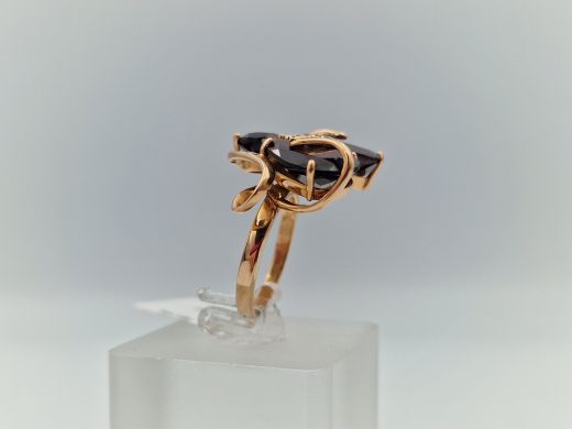 Zelta gredzens ar granātu, 8.89 g, izm. 16.5